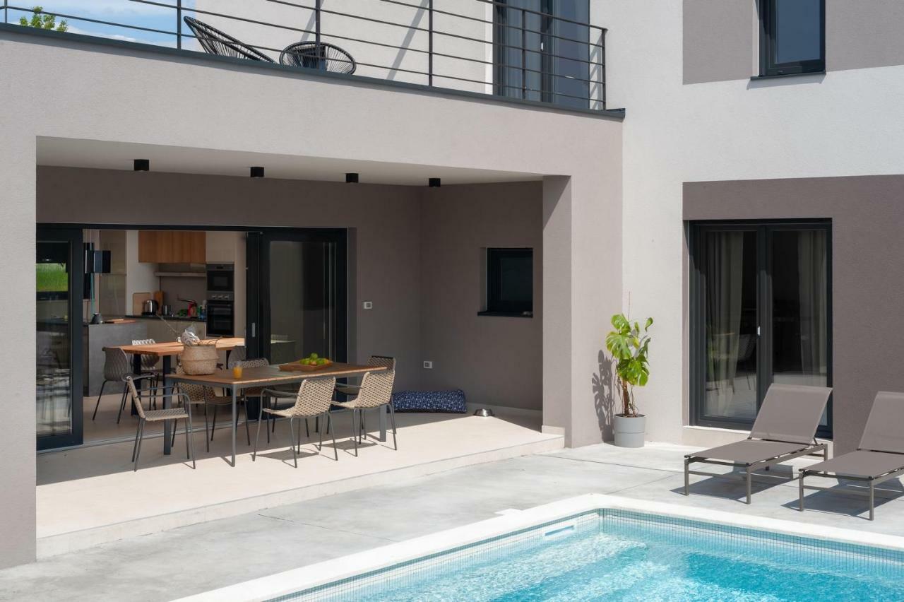 Villa 45 ボドニャン エクステリア 写真